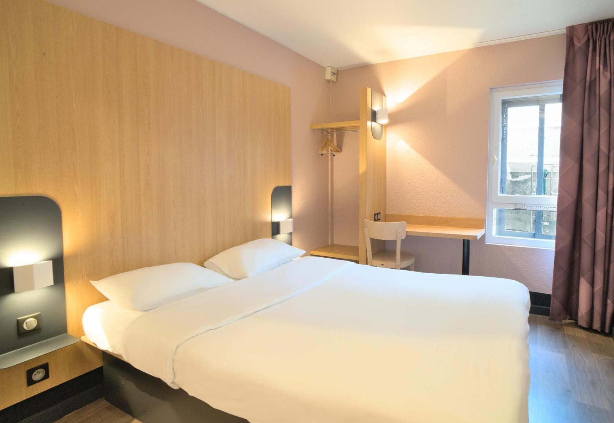 B&B Hotel Dreux Centre Bagian luar foto