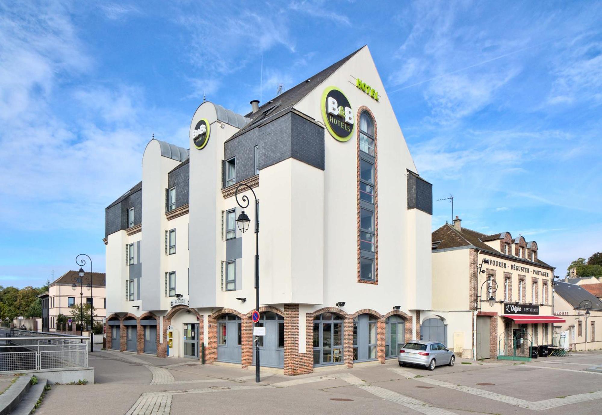 B&B Hotel Dreux Centre Bagian luar foto