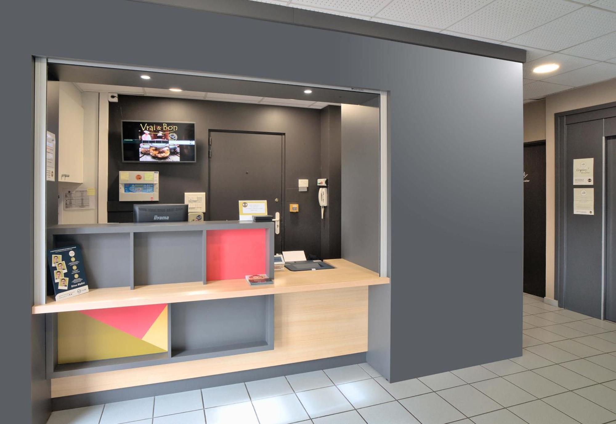 B&B Hotel Dreux Centre Bagian luar foto