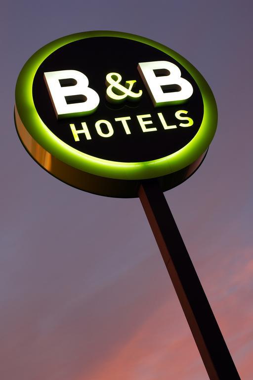 B&B Hotel Dreux Centre Bagian luar foto